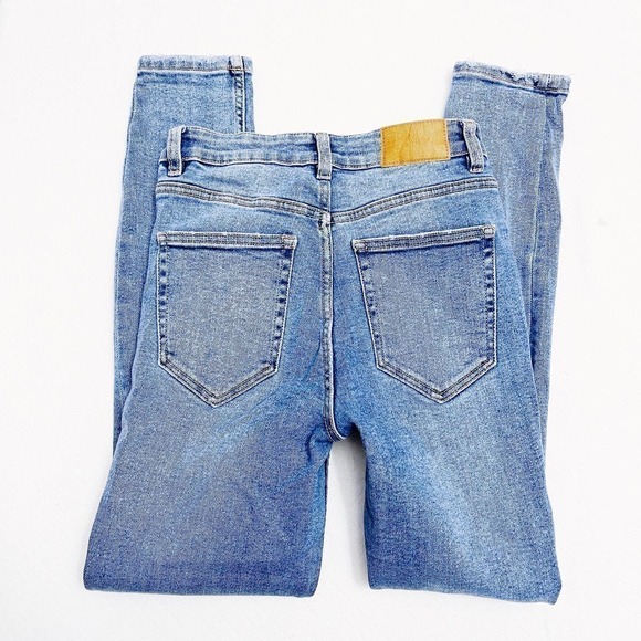 Zara Skinny Fit Denim Jeans Distressed Lt/Med Wash SZ6 - Picture 6 of 8